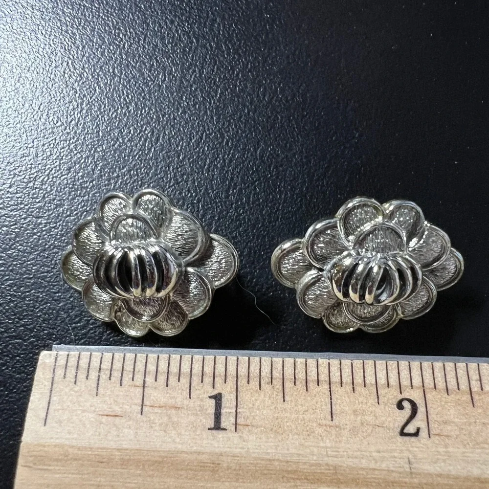 Vintage Coro‎ Clip On Earrings Shiny Brushed Silver Tone
